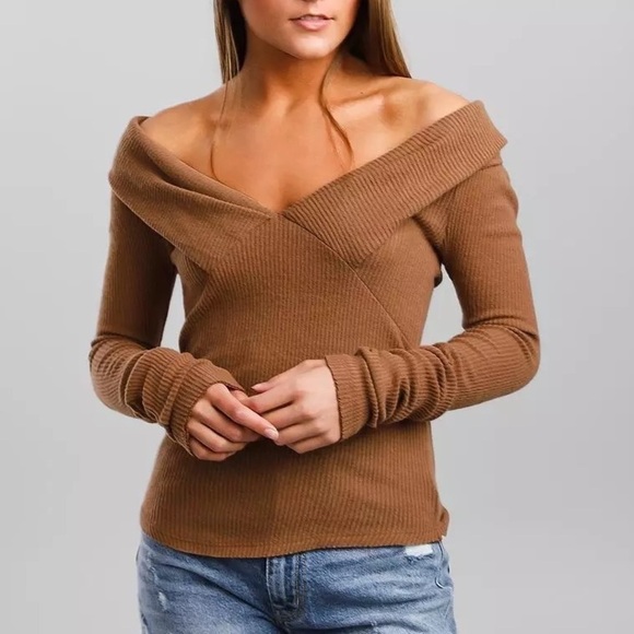 𝅺FREE People Hot Stuff Off Shoulder Top - Picture 11 of 12